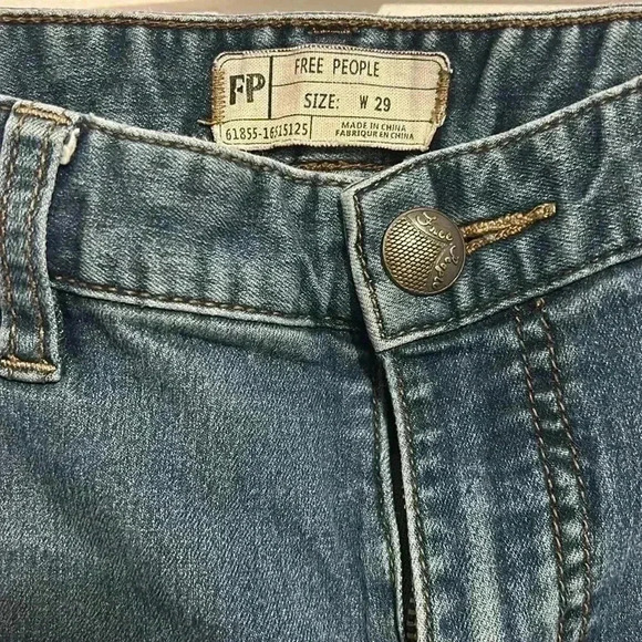 Free  people women’s destroyed skinny Jean size 29 - Picture 4 of 4